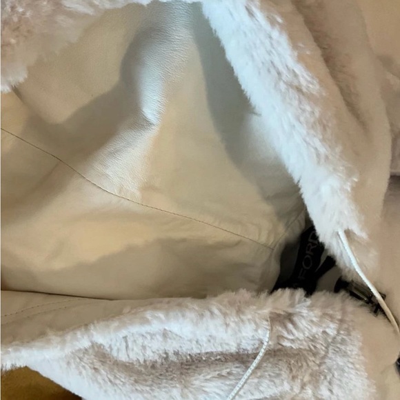 Tom Ford Beige Faux Fur Hooded Bomber Jacket With Leather Trim - Picture 5 of 5